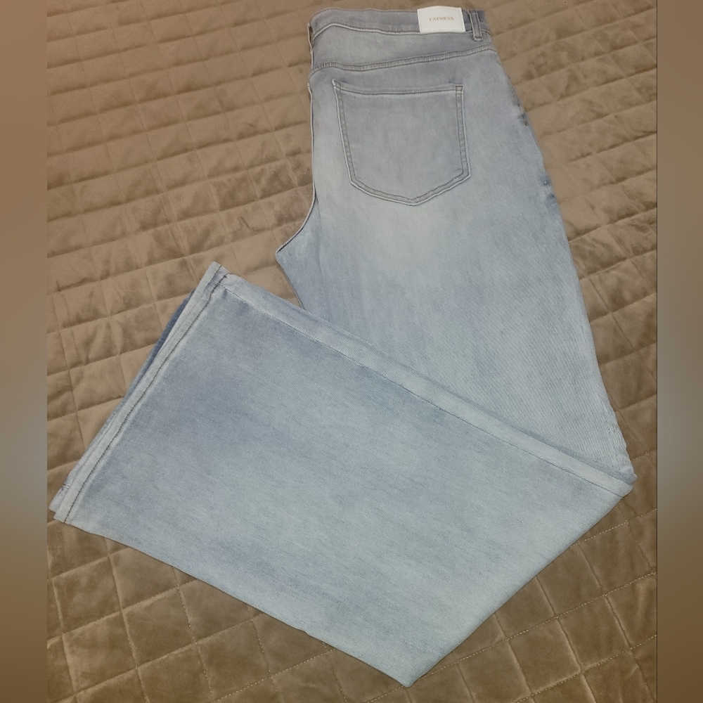 Brand New Express Women's Light Wash Flare Jeans